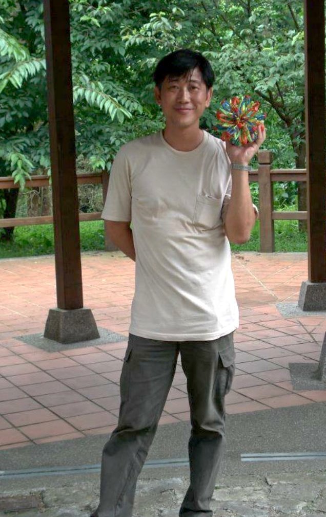 游仁立